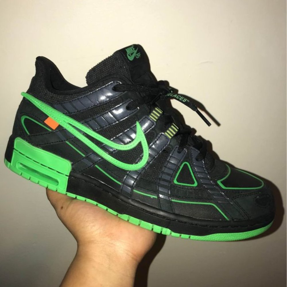 Off White Green Strike